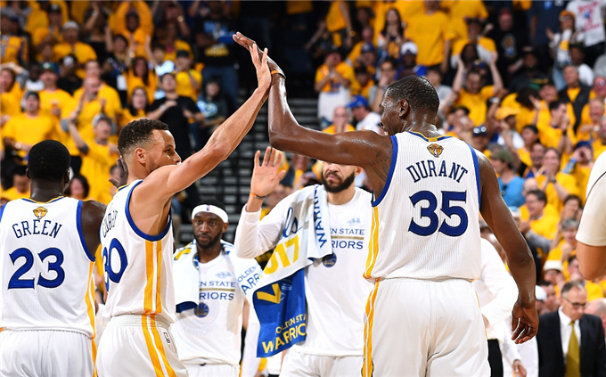 静评估与团 静评估与团